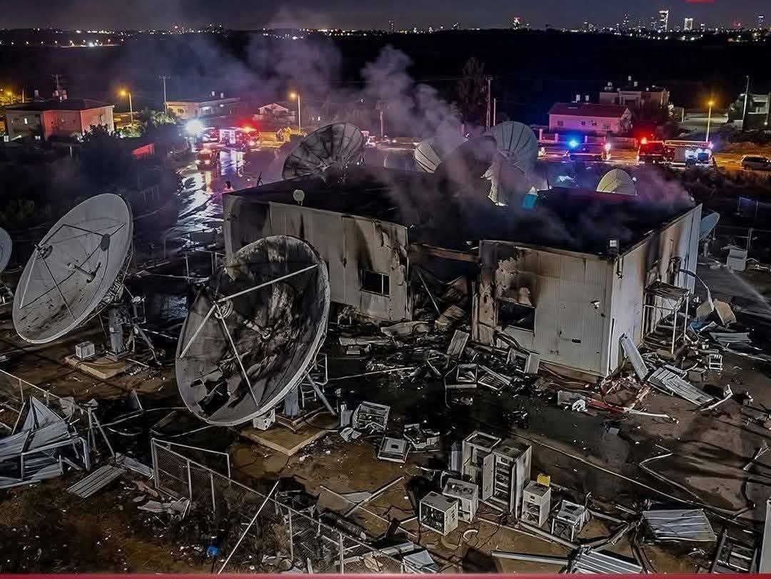 ادعای ترامپ: جنگ این هفته تمام نمی‌شود، اما فکر می‌کنم به زودی تمام می‌شود / ایسنا: آبی شدن آسمان و قطع برق در برخی مناطق کرج پس از حمله امشب / مقام ایرانی: اجازه نمی‌دهیم یک لیتر نفت هم به کشور‌های متخاصم صادر شود / فارس: صدای انفجار‌های شدید در مرکز، غرب و شرق تهران، کرج، تبریز و اصفهان / ریزش قیمت نفت؛ ۸۷ دلار