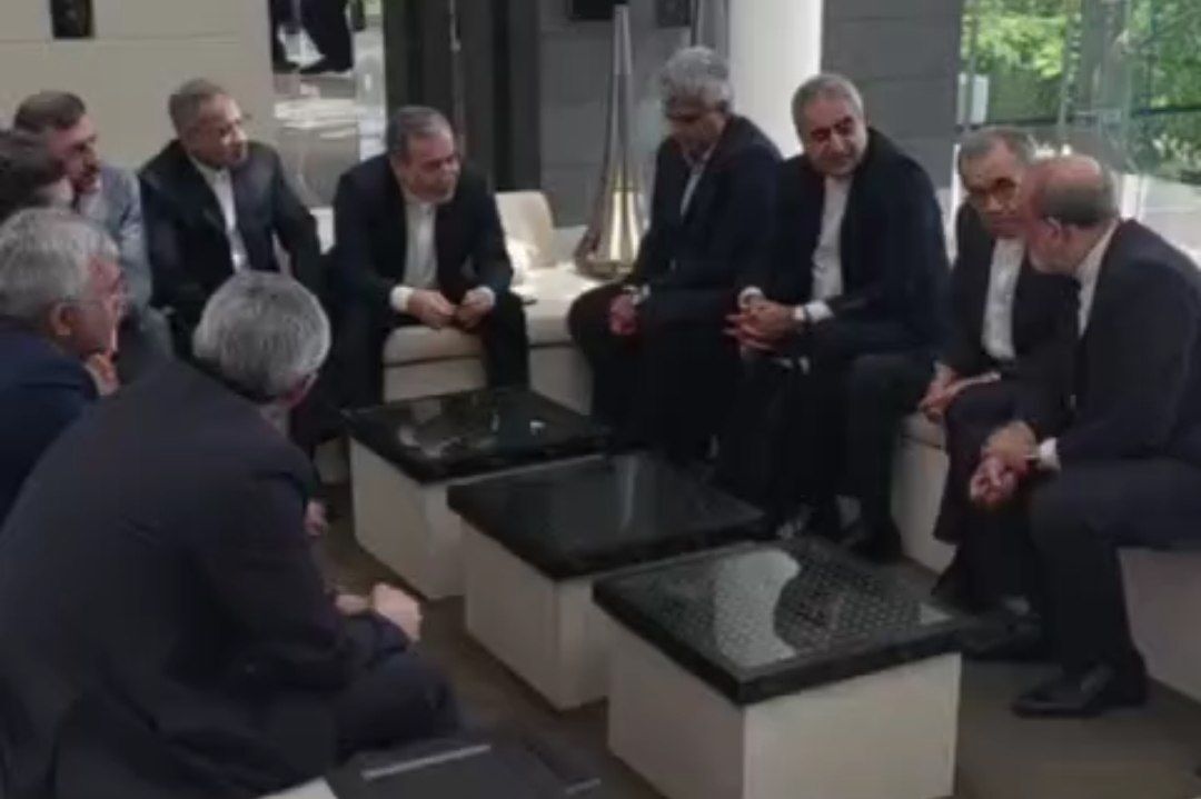 ببینید/ گفتوگوی هیئت دیپلماتیک و کارشناسی ایران در مسقط