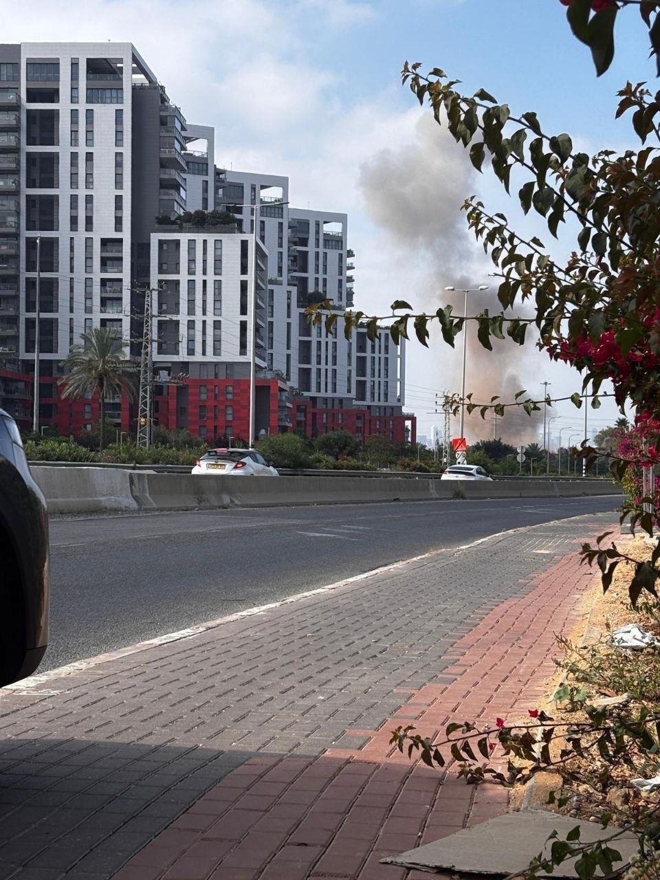 دور جدید شلیک موشکهای بالستیک از خاک ایران به سمت اسرائیل / تسنیم: اصابت موشک ایران به ساختمان ۸ طبقه در تلآویو / کانال ۱۳ اسرائیل: ۵ نفر در تلآویو زخمی شدند دور جدید شلیک موشکهای بالستیک از خاک ایران به سمت اسرائیل / تسنیم: اصابت موشک ایران به ساختمان ۸ طبقه در تلآویو / کانال ۱۳ اسرائیل: ۵ نفر در تلآویو زخمی شدند