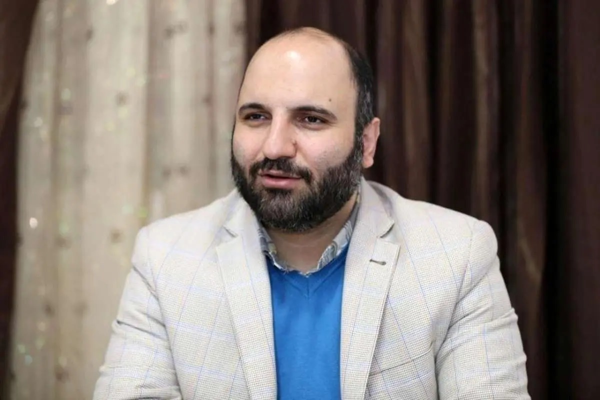 عقب نشینی رضا عاشری، عضو شورای شهر رشت پس از توهین به پزشکیان: من آدم طنازی هستم / شهادت سعادت هست؛ خدا شهادت را روزی من و آقای رئیس جمهور کند