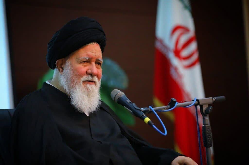 علم الهدی: حجاب، خاک‌ریز اول و جبهه مقدم دشمن در جنگ نرم است؛ باید در این جهت مقاومت کرد که در نتیجه آن بتوان در جنگ نظامی نیز مقاومت کرد / مراجع تقلید فتوا به مهدورالدم و محارب بودن [ترامپ] داده اند