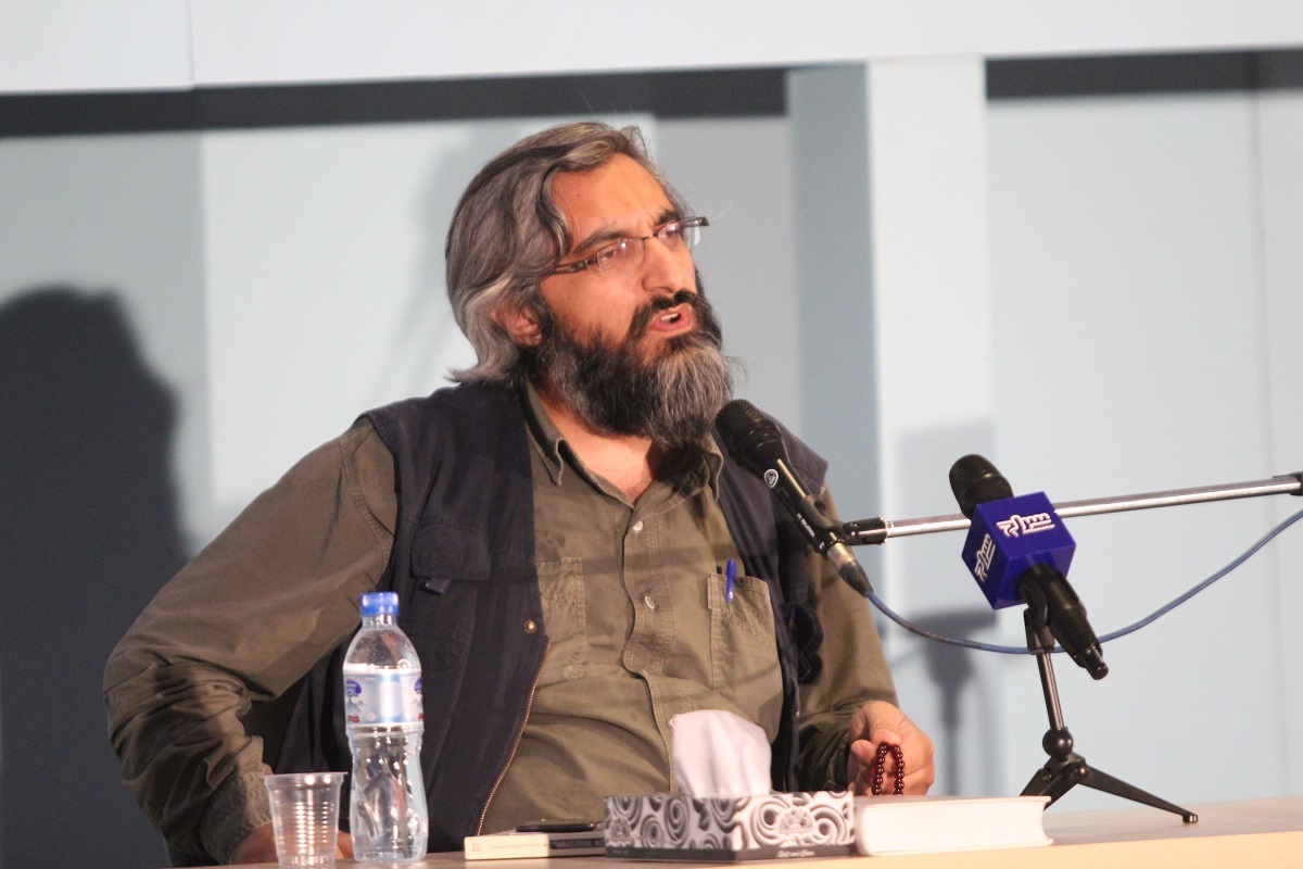 وحید جلیلی: پس از نبرد تمدنی ۱۲ روزه، دست جریان غرب گرا پیش مردم، رو شده است / در همین دانشگاه تهران، باز از اول مهر، یک غرب می‌گویند، ده تا غرب از دهنشان می‌افتد؛ همین پرروها، همین وقیح‌ها از اول مهر، باز غرب را تنزیه می‌کنند / می‌گویند مقابل اینها ساکت باشید و همان چیزی که غرب‌گرا‌ها می‌گویند را محور وحدت قرار دهید