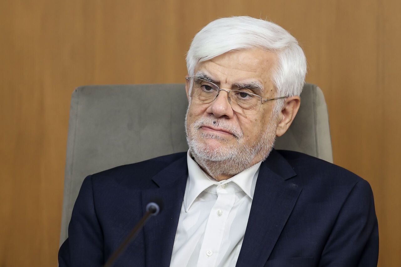 عارف: باید با راهبرد عزت، حکمت و مصلحت به سمت مذاکره برویم / همواره پیش قدم مذاکره بودهایم؛ منطق و اصول داریم، اما باید همواره آمادگی کامل داشته باشیم / به دنبال استفاده غیراخلاقی و سلطهجویانه از فناوری نیستیم