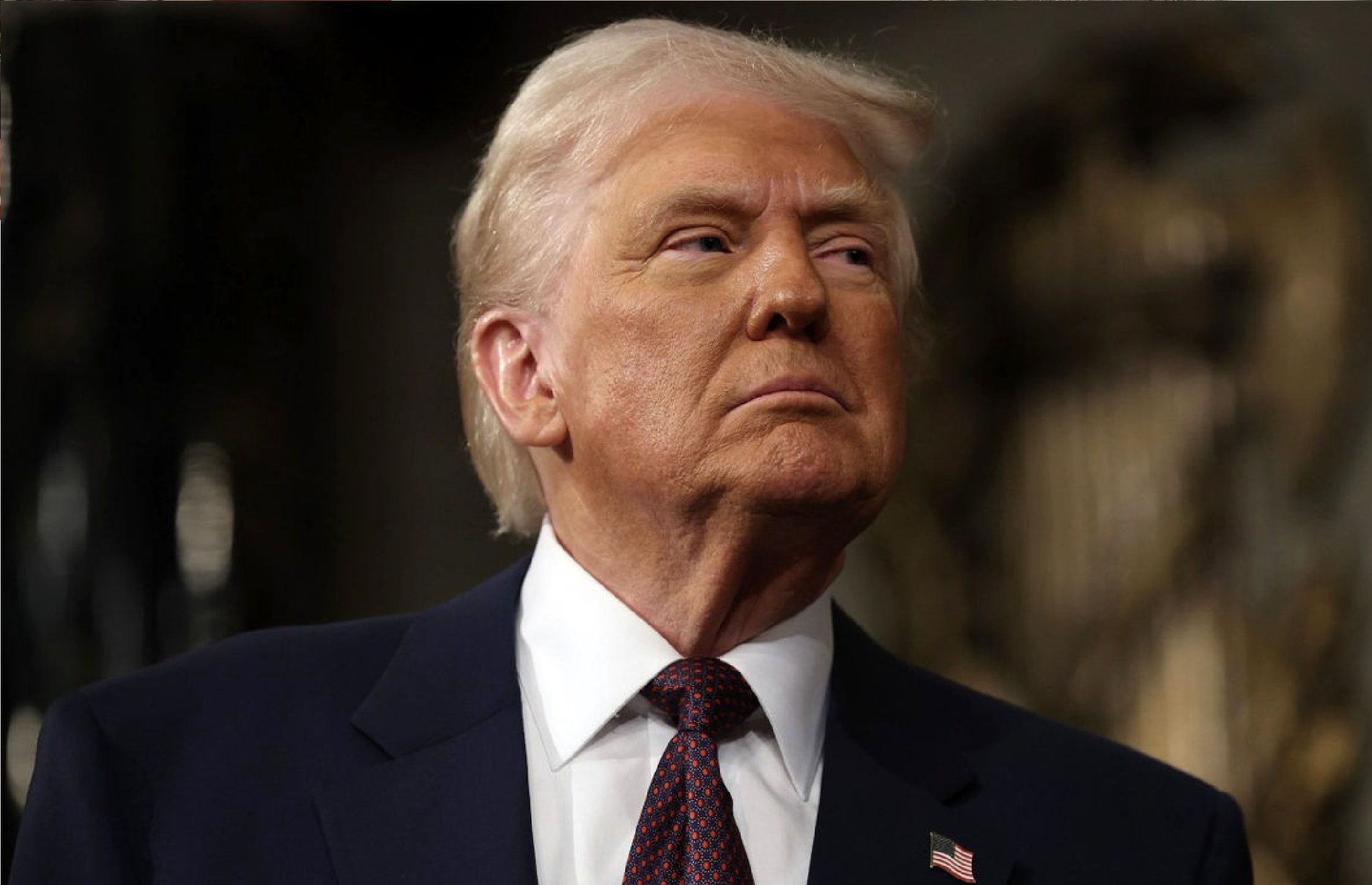 ترامپ: یک باک بنزین به من بدهید، خودم جنگنده‌های آمریکا را از افغانستان می‌برم به پاکستان یا برمی‌گردانم به آمریکا