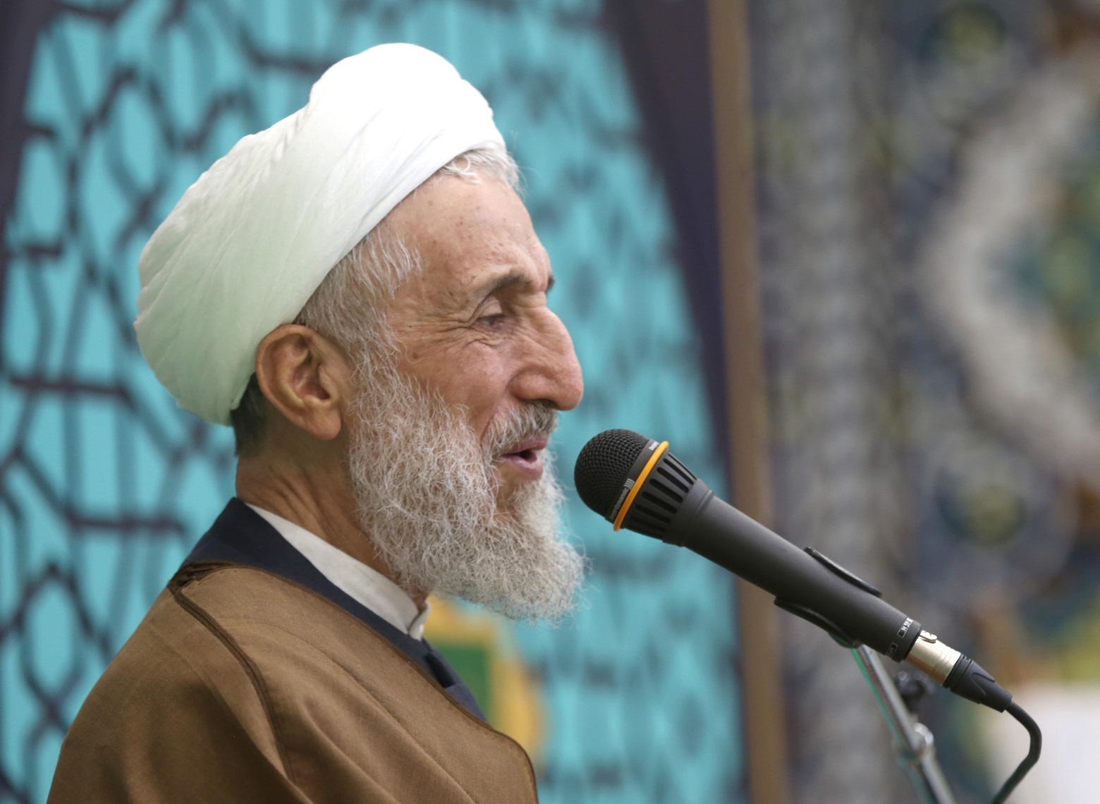 مسیح مهاجری: سپردن تریبون نمازجمعه به کسی که افکار عمومی خواهان کنار گذاشتن اوست، لجبازی با مردم است