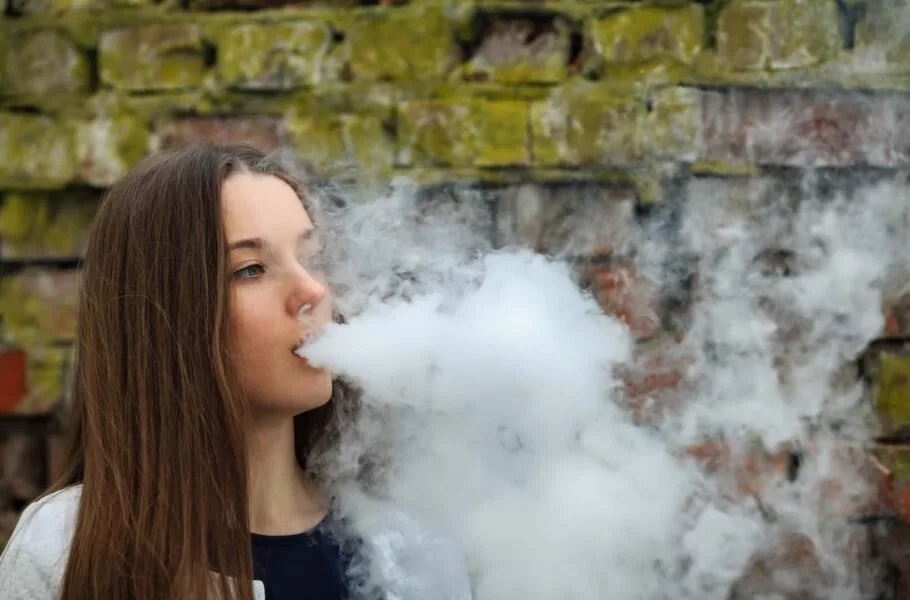 هشدار دانشمندان: کشیدن ویپ توسط زنان باردار می‌تواند جمجمه جنین را تغییر دهد