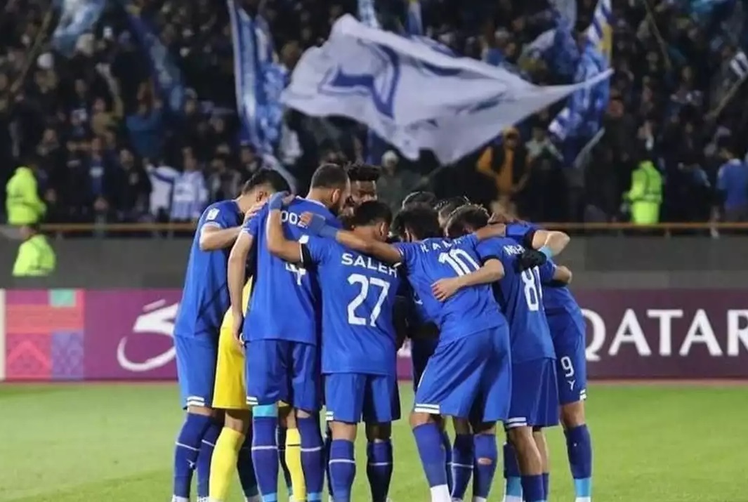 رئیس هیئت مدیره استقلال: تا این لحظه تغییری در مدیریت استقلال صورت نگرفته است/ به‌زودی بازیکنان جدید می‌آیند / مسائل زیادی وجود دارد که صحبت کردن درباره آن دردی را دوا نمی‌کند