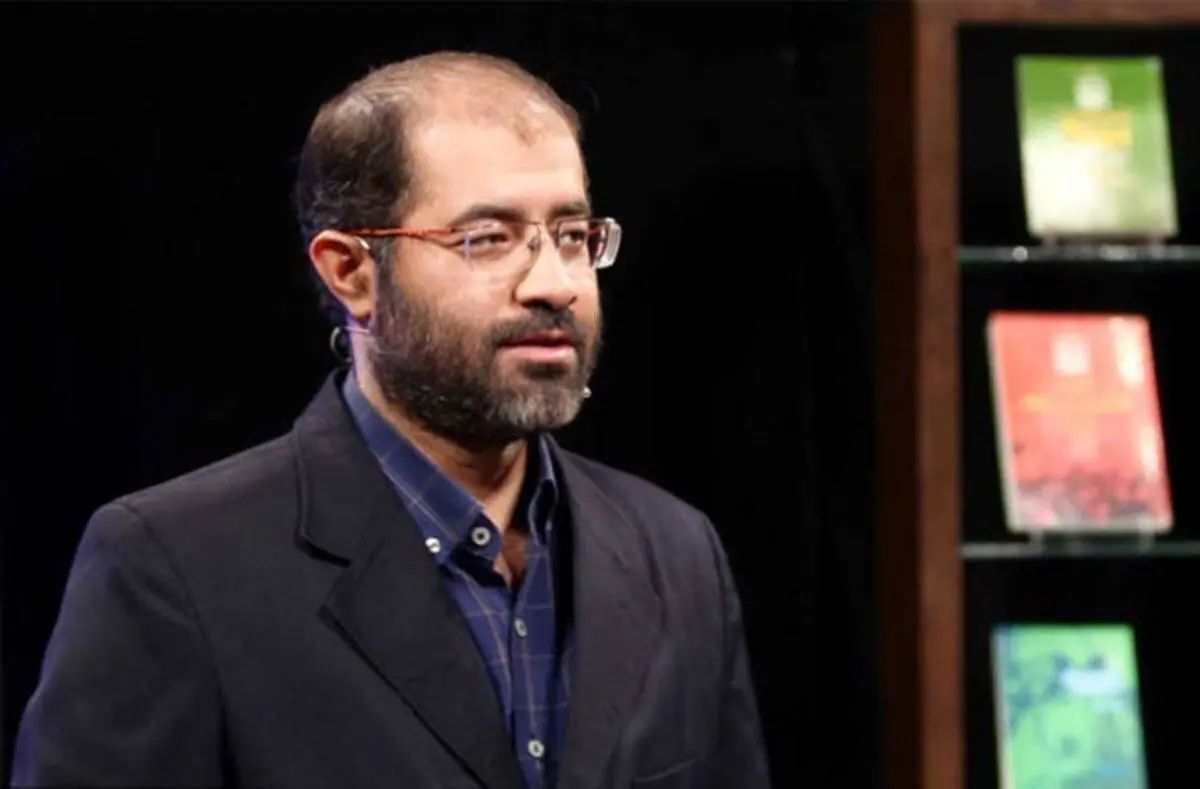 ببینید/ ادعای کارشناس نزدیک به جلیلی در صداوسیما: آقای جوادی آملی می‌گفتند بچه‌های ما شب‌های عملیات، «زیارت عاشورا» می‌خواندند، نه «ای ایران‌ای مرز پر گهر» / شریعتی می‌گوید خویشتن ایران باستان، ساختگی و تصنعی است