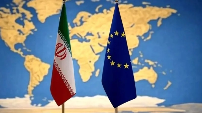 روزنامه جمهوری اسلامی: جدی نگرفتن مکانیسم ماشه مانند همان حرف احمدی نژاد است که قطعنامه های ضد ایرانی را کاغذپاره می خواند