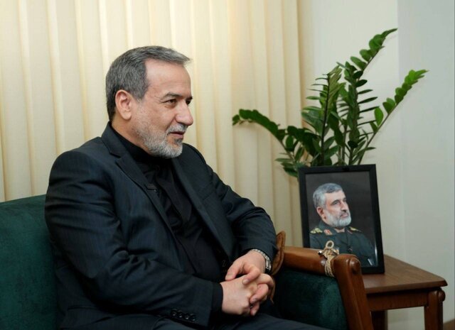 عراقچی: قدرت موشکی ایران دشمن را وادار به ارائه تقاضای آتش‌بس کرد