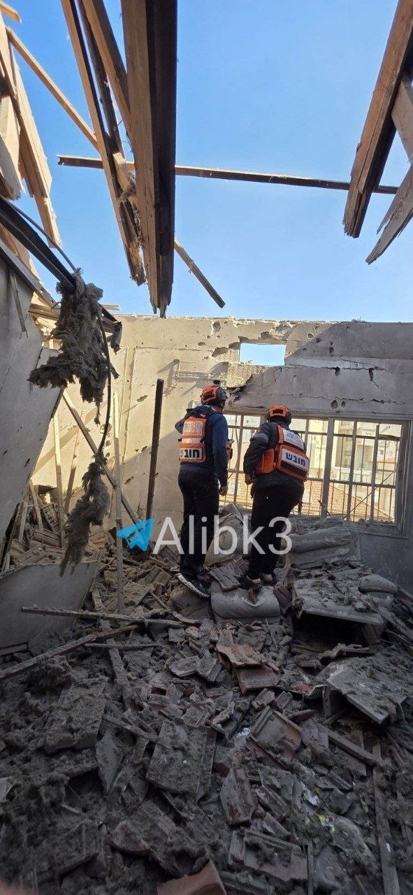 رویترز: بنزین در آمریکا به بیش از چهار دلار در هر گالن رسید؛ بالاترین رقم در بیش از سه سال گذشته/ ارتش: انهدام یک فروند پهپاد «MQ9» در اصفهان/ نفت ۱۱۳ دلار و ۱۳ سنت شد/ استانداری: حمله به سه واحد مسکونی در محلات با ۱۱ شهید و ۱۵ مجروح/ وال استریت ژورنال: ترامپ گفته که حاضر است بدون بازگشایی تنگه هرمز، به جنگ علیه ایران پایان دهد