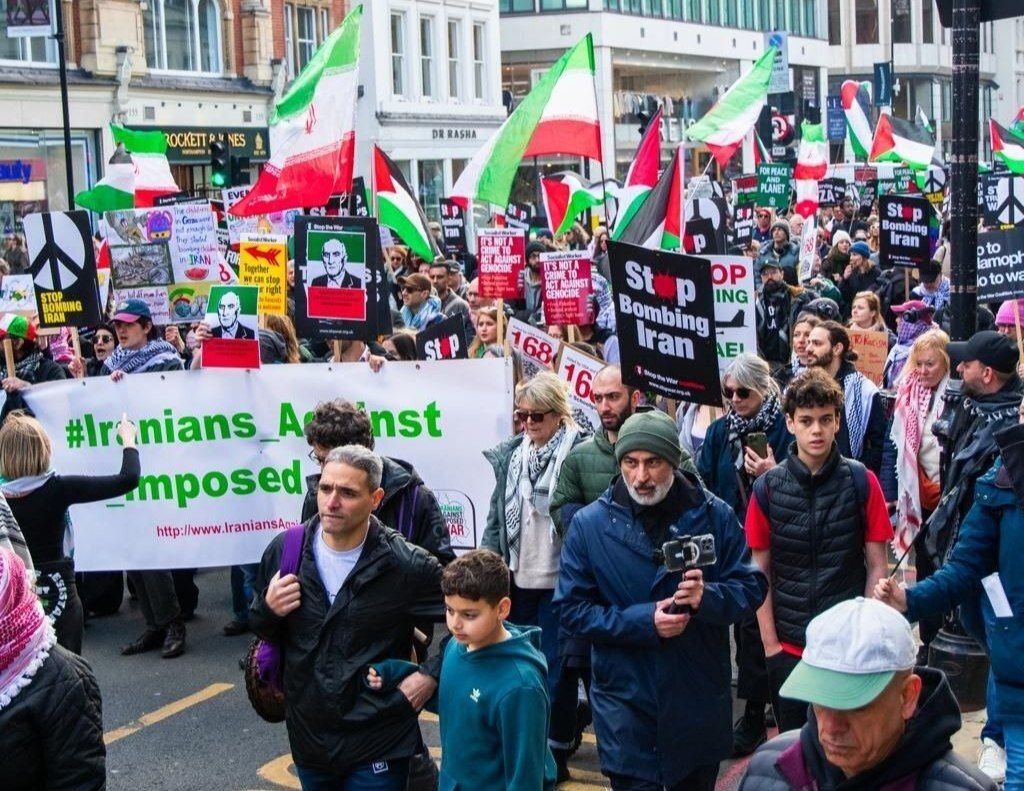 مهر: چند انفجار در عربستان/ استانداری هرمزگان: حمله به اسکله بندرپل در شهرستان بندر خمیر با ۵ شهید و ۴ مجروح/ بحرین خسارت به تأسیسات آلومینیوم پس از حمله ایران را تأیید کرد / سپاه: به دلیل حمله به دانشگاه علم و صنعت، دو دانشگاه اسرائیلی و آمریکایی، هدف مشروع ما خواهند بود / ابطال اقامت برخی ایرانیان در امارات