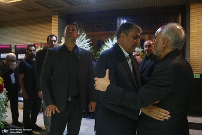 تصاویری جدید از روحانی، ظریف و حسن خمینی در یک مراسم