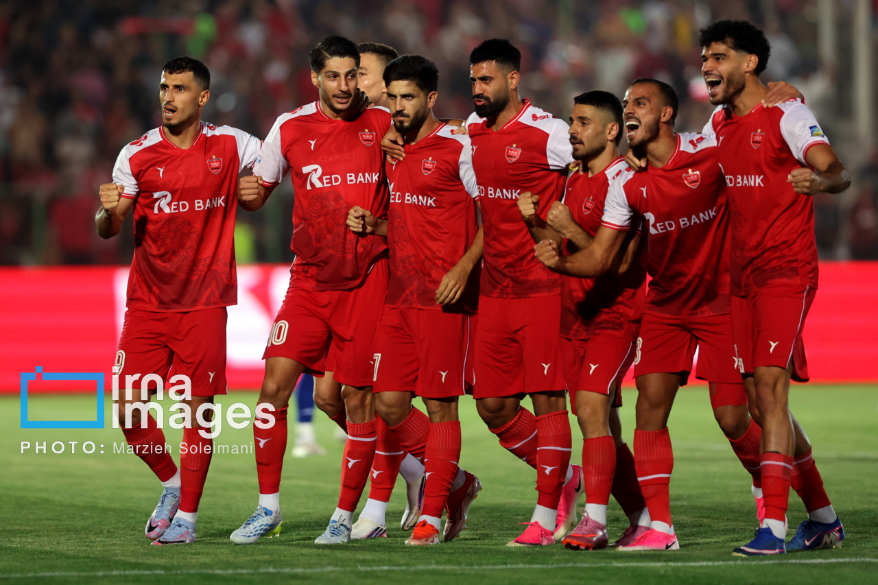 تصاویر: دیدار تیم‌های پرسپولیس و استقلال خوزستان
