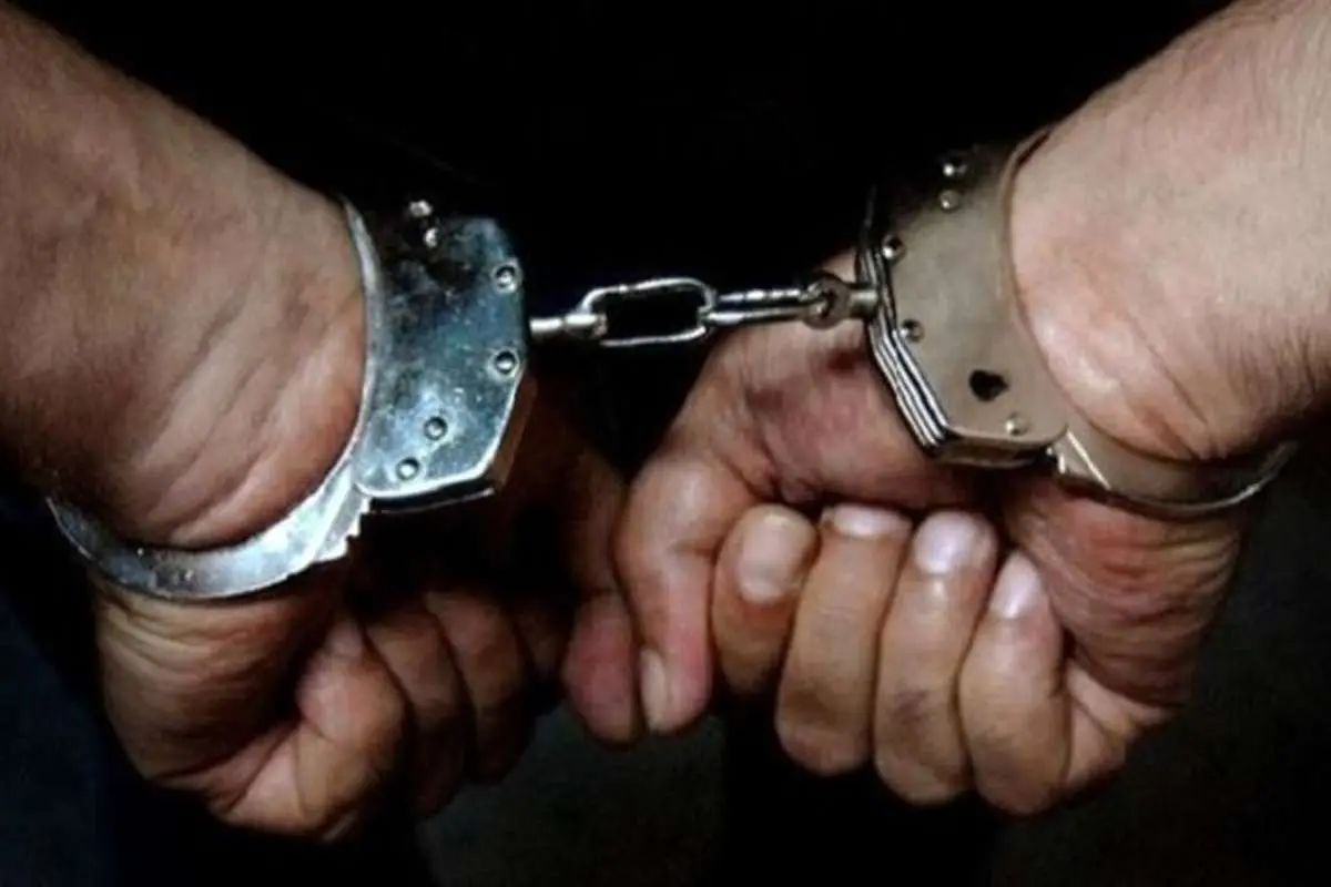 اداره کل اطلاعات سیستان و بلوچستان: یک هسته تروریستی متلاشی و چهار نفر از اعضای این گروه بازداشت شدند/ از محل یکی از خانه‌های امن متعلق به تیم مذکور، ۹ قبضه اسلحه کلاشینکف و ۲ هزار فشنگ ضبط شد