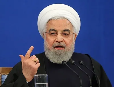 روحانی: باید در مراسم عزاداری اربعین و ماه صفر نظارت‌ها تشدید شود؛ عدم رعایت پروتکل‌ها در چند نقطه محدود در عزاداری‌ها، روند شیوع کرونا را سرعت می‌بخشد / با معدود افراد خاطی که عازم مناطق مرزی با عراق شده‌اند، برخورد می‌شود / برنامه‌ریزی‌ها برای مقابله با موج‌های بعدی کرونا انجام شده / در صورت عدم رعایت دستورالعمل‌های بهداشتی، ناچار به اعمال برخی محدودیت‌ها هستیم