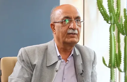 ویدیو / سرهنگ باقری، خلبان عملیاتی قهرمانانه در قلب بغداد: کسی که خانه را از آن خریدم، به من گفت فکر می‌کنی تو اگر نجنگیده بودی مملکت نمی‌جنگید؟