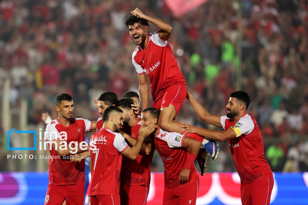 تصاویر: دیدار تیم‌های پرسپولیس و استقلال خوزستان