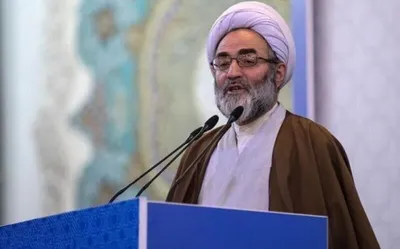 امام جمعه رشت: آن دسته از بانوان که با آرایش و کشف حجاب خودنمایی می‌کنند، مظهر شیطان هستند