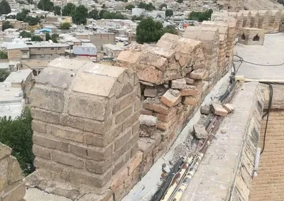 خسارت جزئی به قلعه فلک افلاک در پی زلزله اخیر / آسیب به چند بنای تاریخی در لرستان