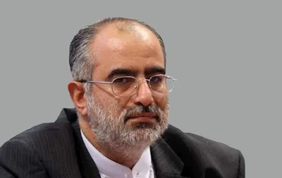 آشنا: ای کاش در کنار ریش و عمامه، جهان تان را هم بزرگ تر می کردید / مردم خودشان اهل  ملاقه و منقل را خوب می شناسند