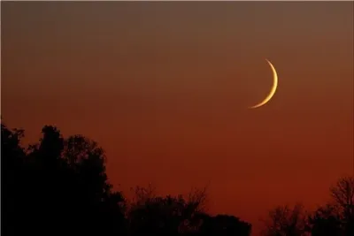 سخنگوی انجمن نجوم آماتوری درباره رویت هلال ماه رمضان: امسال در شامگاه جمعه ۱۰ اسفند با هلالی مواجهیم که ویژگی‌های رصدی سخت و بحرانی دارد / ارتفاع هلال از افق بسیار کم است و ماه زود غروب می‌کند / مکث ماه یا مدت زمان بین غروب خورشید و غروب ماه تنها ۱۰ تا ۱۶ دقیقه است / این شرایط، رویت هلال را در ایران بسیار دشوار می‌کند