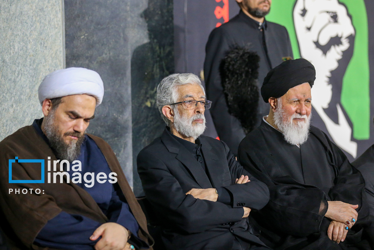 تصاویر:  فرزندان رهبر شهید انقلاب در مراسم بزرگداشت مشهد