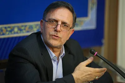 تامین ارز ۴۲۰۰ تومانی به سه اولویت محدود شد: کالا‌های «حیاتی»، «مواد اولیه» و «خاص» / سیف، ارز «سه نرخی» را تایید نکرد