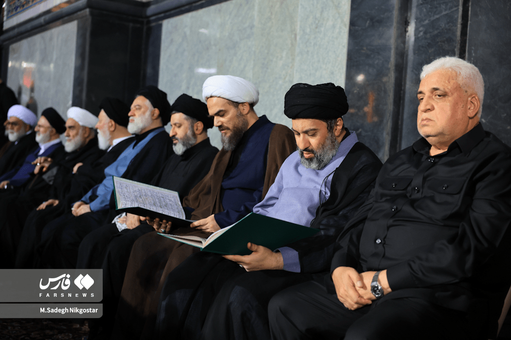 تصاویر:  فرزندان رهبر شهید انقلاب در مراسم بزرگداشت مشهد