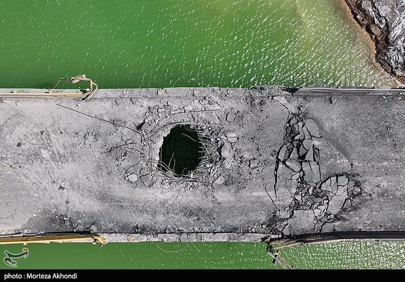 تصاویر تسنیم از خسارت حملات موشکی آمریکا به پل های بندر خمیر - هرمزگان