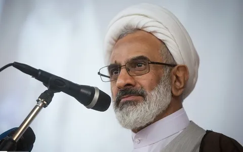 کسانی که مذاکره‌کنندگان را افرادی خائن می‌خوانند، برخلاف نگاه رهبر انقلاب عمل می‌کنند/رهبر انقلاب با اصل مذاکره از موضع قدرت مخالفتی ندارند/ امروز ولایت‌مداری آن است که همه بحث‌ها و اختلاف‌نظر‌ها را کنار بگذاریم/ مطالبه‌گری نباید به بستری برای سوءاستفاده دشمن تبدیل شود/سپاه  تحت تأثیر هیچ عاملی نه تغییر دولت‌ها و نه فشارها از ولایت‌مداری و اطاعت از رهبر انقلاب دست نخواهد کشید
