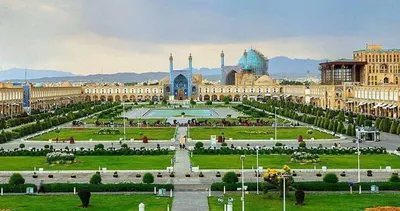 ویدیو / رنگین کمان در میدان نقش جهان اصفهان