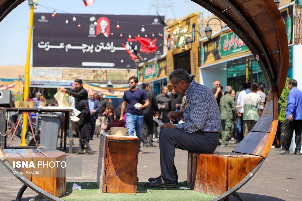 تصاویر: مواکب ورودی شمالی مشهد پیش از مراسم تشییع رهبر شهید