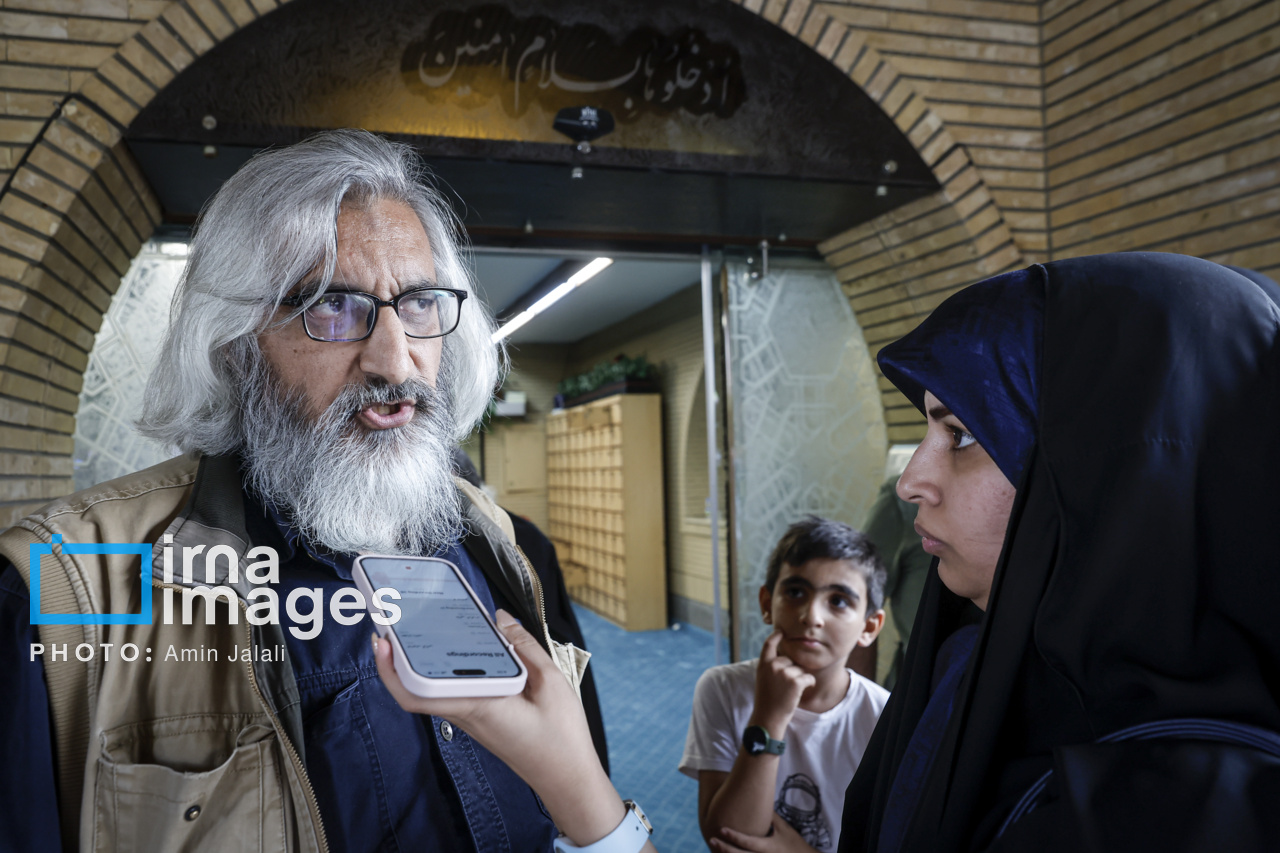 تصاویر: مراسم یادبود «اکبر عبدی» در مسجد بلال