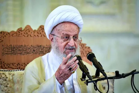 آیت‌الله مکارم شیرازی: نباید اختلاف نظرها، هر چند برخاسته از انگیزه‌های صحیح باشد، زمینه تفرقه و تضعیف جبهه داخلی را فراهم آورد/ امروز بیش از هر زمان، حفظ وحدت ملی ضرورتی انکارناپذیر است/ امید و استقامت، هرگز به معنای نادیده گرفتن واقعیت‌های میدان نیست/ تضعیف روحیه مسئولان، بر خلاف مصالح کشور است