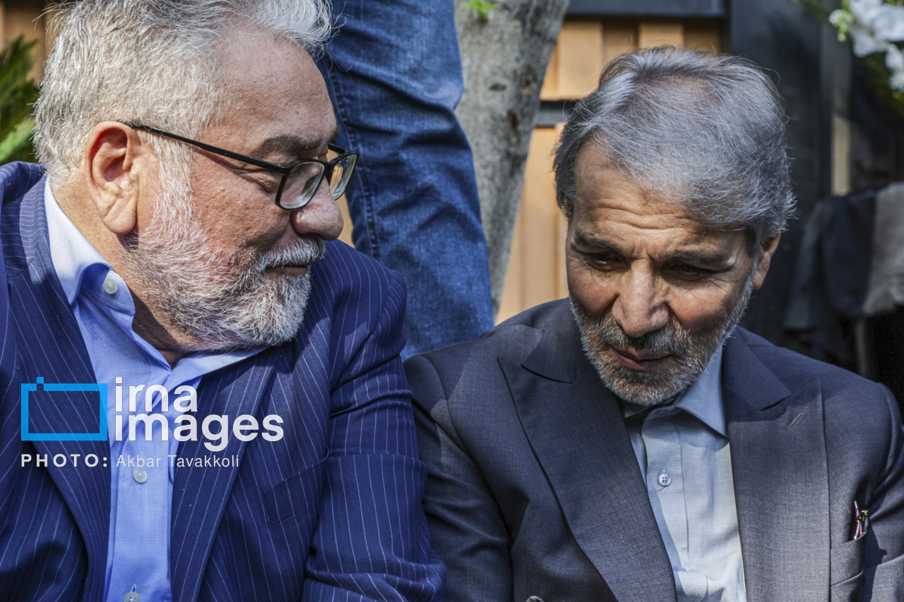تصاویر: تشییع پیکر زنده یاد «احمد ناطق نوری»