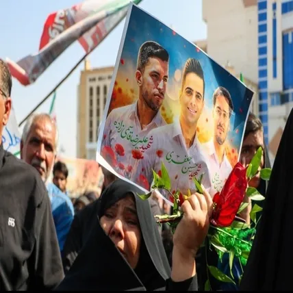 تصاویر: تشییع پیکر سه سرباز شهید پادگان بمپور در رفسنجان