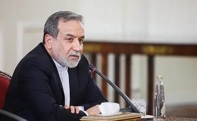 عراقچی: جنگ ۱۲ روزه یکی از نمونه‌های هماهنگی بین میدان و دیپلماسی بود / آنچه دشمن را به عقب نشینی و درخواست بدون پیش‌شرطِ آتش‌بس وادار کرد هم مقاومت نیروهای مسلح و هم مدیریت فوق العاده دولت در اداره و تمشیت امور کشور بود که هیچ خلل ضعف و کوتاهی پیش نیاید / مشغول مستندسازی جنایات صورت گرفته هستیم