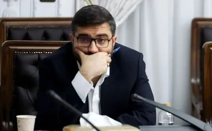 ببینید: ۵ نکته درمورد نماینده تفکر جلیلی در دولت که به دنبال قربانی کردن پزشکیان است