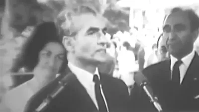 یادداشت‌های علم، چهارشنبه ۱۱ بهمن ۱۳۵۱: شاه گفت به سفیر آمریکا بگویم که مطالبی که شاه در کنگره گفت، صورت قانونی به خود گرفته و دیگر درباره آن چک و چانه زدن امکان ندارد