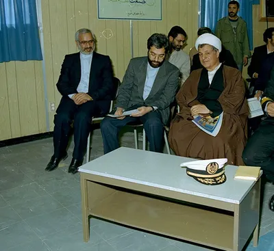 خاطرات آیت الله هاشمی رفسنجانی، ۱۴ شهریور ۱۳۷۷: نوربخش از من خواست از نورى و مهاجرانى که دیروز کتک خورده‌اند، حمایت شود