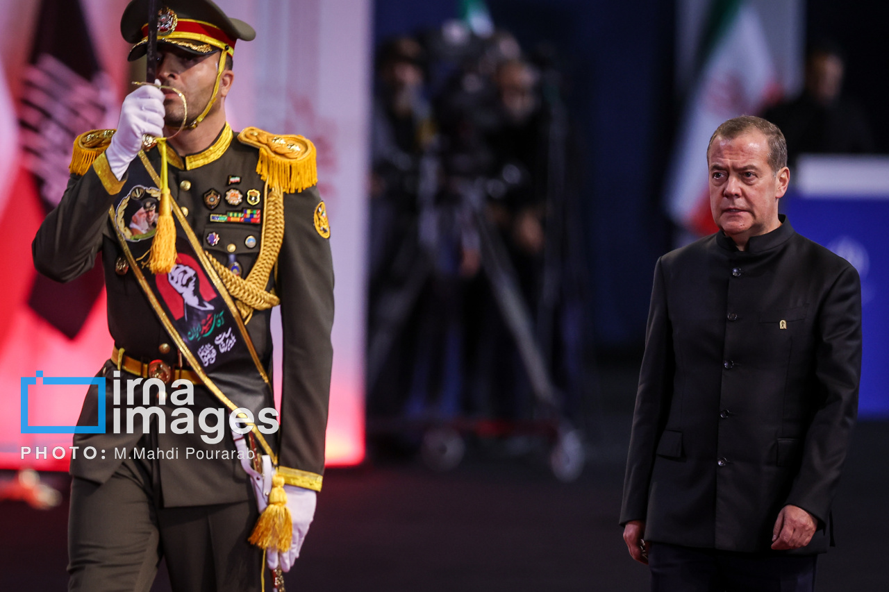 تصاویر: مراسم ادای احترام سران کشورها و مسئولان خارجی به پیکر رهبر شهید انقلاب