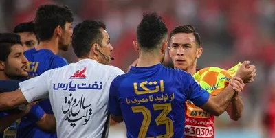 اسامی محرومان هفته ششم لیگ برتر؛ استقلال و پرسپولیس هر کدام ۲ محروم دارند / استقلال بدون سرمربی و در ورزشگاه خالی از تماشاگر به مصاف گل گهر می رود