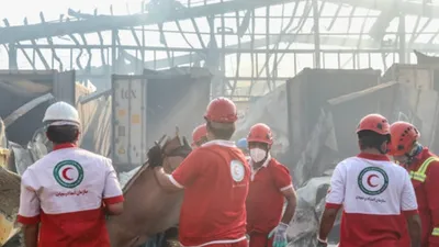 رئیس هلال احمر: در همان ساعات اولیه حادثه بندرعباس، بیش از ۱۱۰۰ نفر نجات داده شدند/ هم‌اکنون فقط ۳۰ نفر بستری هستند