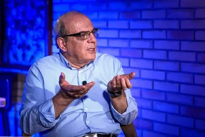 عباس عبدی، تحلیل‌گر سیاسی: «کاظم صدیقی» را مجبور کردند که استعفا دهد و در این زمینه دلایل غیر واقعی را ذکر کند که از نظر کسی پذیرفتنی نبود/ همه اقدامات او در این مدت ضد تبلیغ برای خودش بود؛ آیا همین راه را می‌خواهد ادامه دهد؟ فاتحه!
