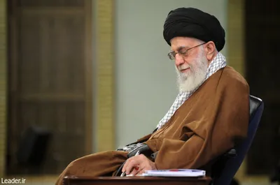 پیام تسلیت مقام معظم رهبری در پی رحلت آیت‌الله صانعی: آن مرحوم از شاگردان پر تلاش درسهای فقه و اصول و از نزدیکان حضرت امام خمینی اعلی‌الله‌مقامه بودند / او پس‌از پیروزی انقلاب در مسئولیتهای مهمّ قضائی و غیره به خدمت اشتغال داشتند و امید است این همه مقبول درگاه احدیّت و موجب اعتلای مقامات اخروی ایشان باشد