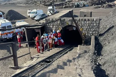 کارگران معدن طبس به کار برگشته اند؛ فقط فعالیت در کارگاهی که در آن حادثه رخ داد را متوقف کرده اند / درباره تعطیلی یک معدن زغال در گلستان اطلاعی نداریم / تعطیل کردن معادنی که مشکل ایمنی دارند یک عرف است؛ ربطی به حادثه طبس ندارد / در گلستان معادن کوچک زیادی داریم؛ اگر ۱۰ معدن هم اگر در آنجا تعطیل شوند خیلی‌ها متوجه نمی‌شوند