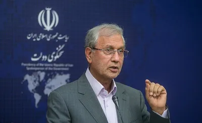 ربیعی: پیش‌فروش نفت، یکی از طرح‌های گشایش اقتصادی دولت است