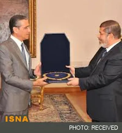 تجلیل مرسی از خانواده انور سادات