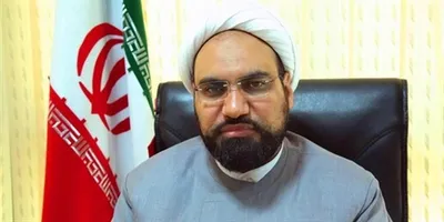 انتقال کرونا از طریق لباس، بهانه‌ای شده که زنان و دختران، شال و روسری را شل و وارفته روی سر بگذارند / با چند قدم راه رفتن، روسری از سرشان روی شانه‌ها می‌افتد